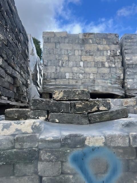 lot Herbruiksteen 8 Blauwe Paepesteen 180x80x50mm, Doe-het-zelf en Bouw, Metselstenen, Ophalen, Gebruikt, Bakstenen