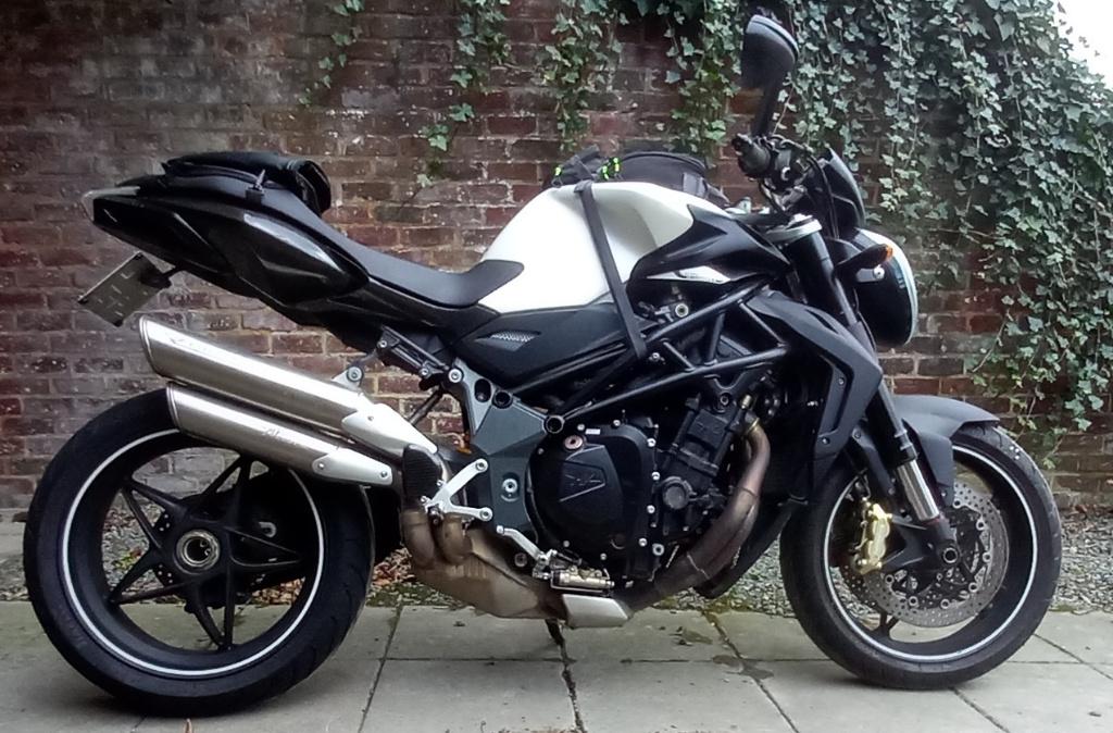 MV Agusta 920 Brutale très bon état 18000kms, Motoren, Motoren | MV Agusta, 4 cilinders, Particulier, Meer dan 35 kW, Naked bike