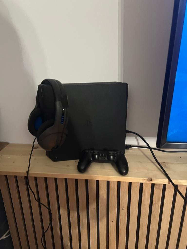 Playstasion 4 met headset en spellen, Computers en Software, Ophalen, Zo goed als nieuw