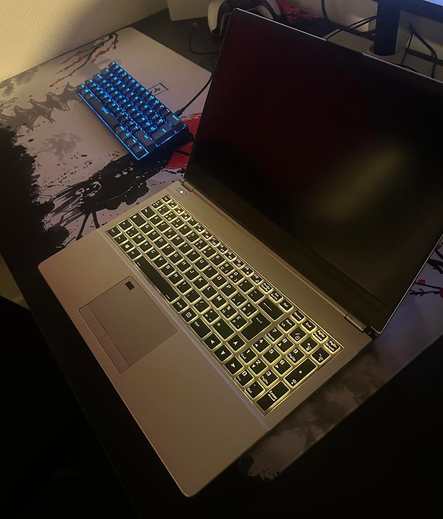 Ordinateur portable a vendre BTO Intel i7 8565U, Computers en Software, Apple Macbooks, Gebruikt, Overige modellen, Minder dan 2 Ghz