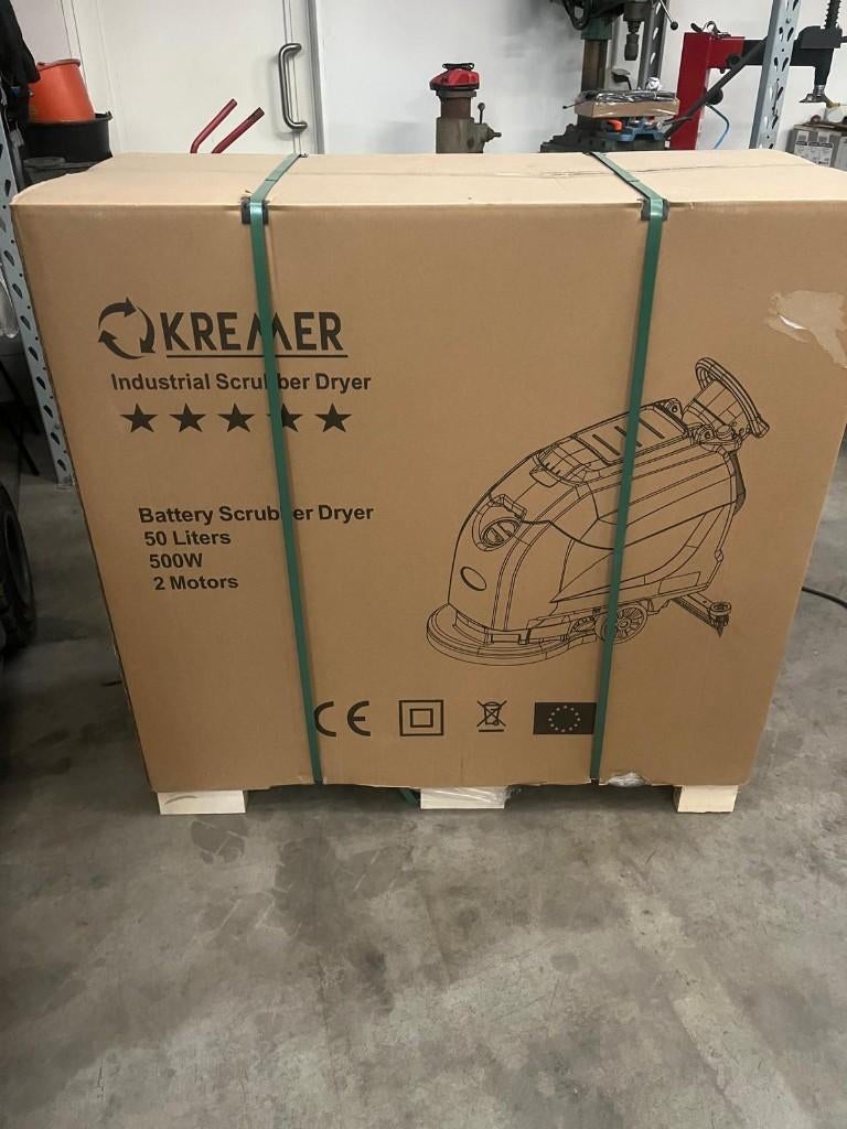 autolaveuse et aspirateur Kremer, Enlèvement, Neuf, Machine de nettoyage à brosse