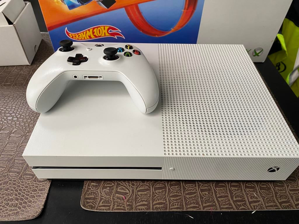 Xbox one s 500GB, Games en Spelcomputers, Spelcomputers | Xbox One, Ophalen, Zo goed als nieuw, Xbox One