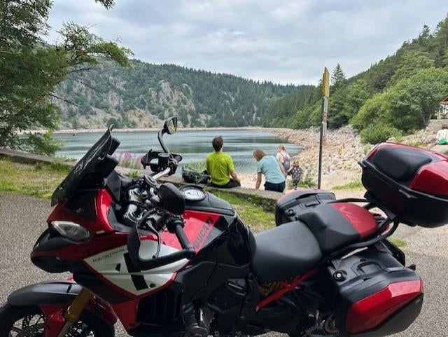 ducati multistrada v4 pike peak