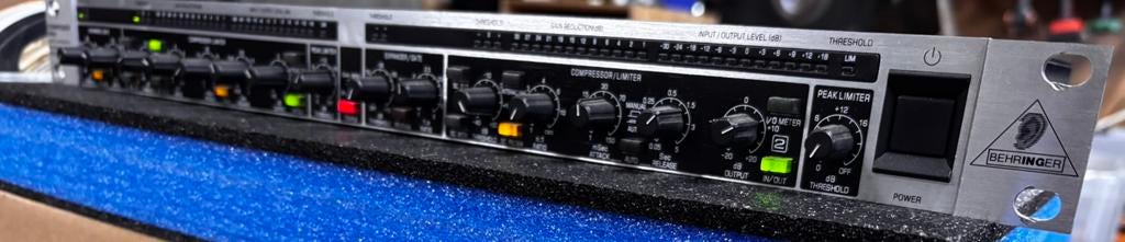 Behringer MDx2200 composer ( compresseur / limiteur / gate), Enlèvement ou Envoi, Comme neuf, Compresseur