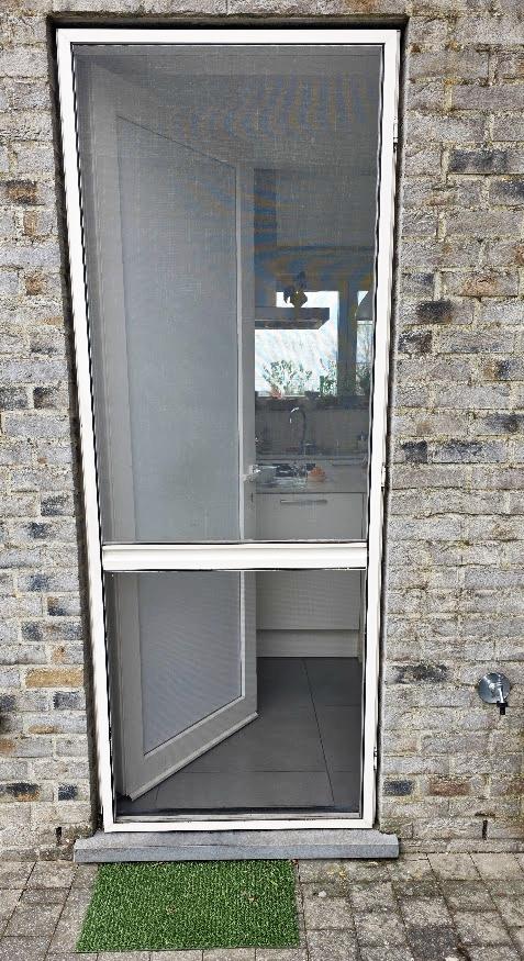 vliegendeur met kader in pvc., Doe-het-zelf en Bouw, Deuren en Vliegenramen, Ophalen, Gebruikt, 80 tot 100 cm, 215 cm of meer