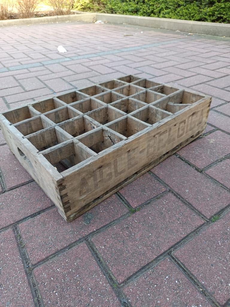 caisse ancienne aigle belgica., Ophalen of Verzenden