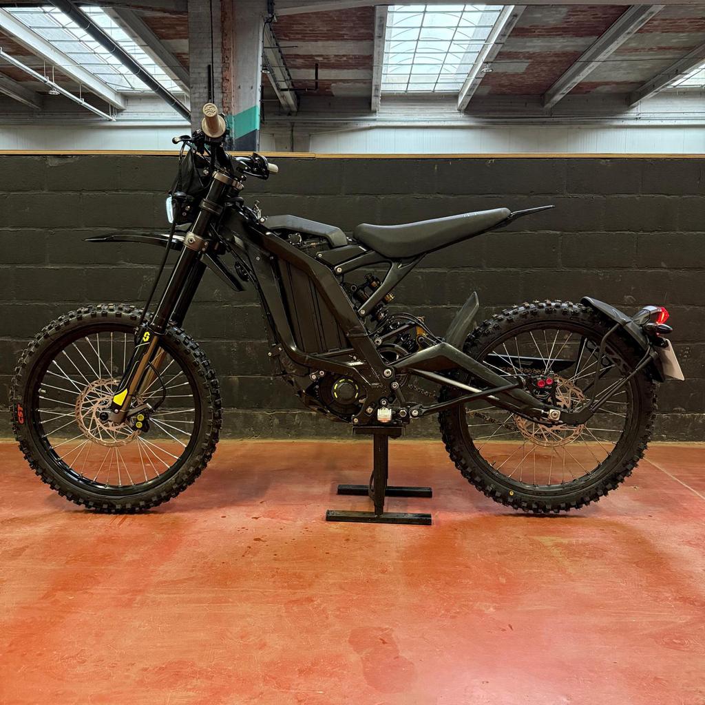 surron light bee streetlegal 2025, Vélos & Vélomoteurs, Cyclomoteurs | Cyclomoteurs de cross, Utilisé, Enlèvement