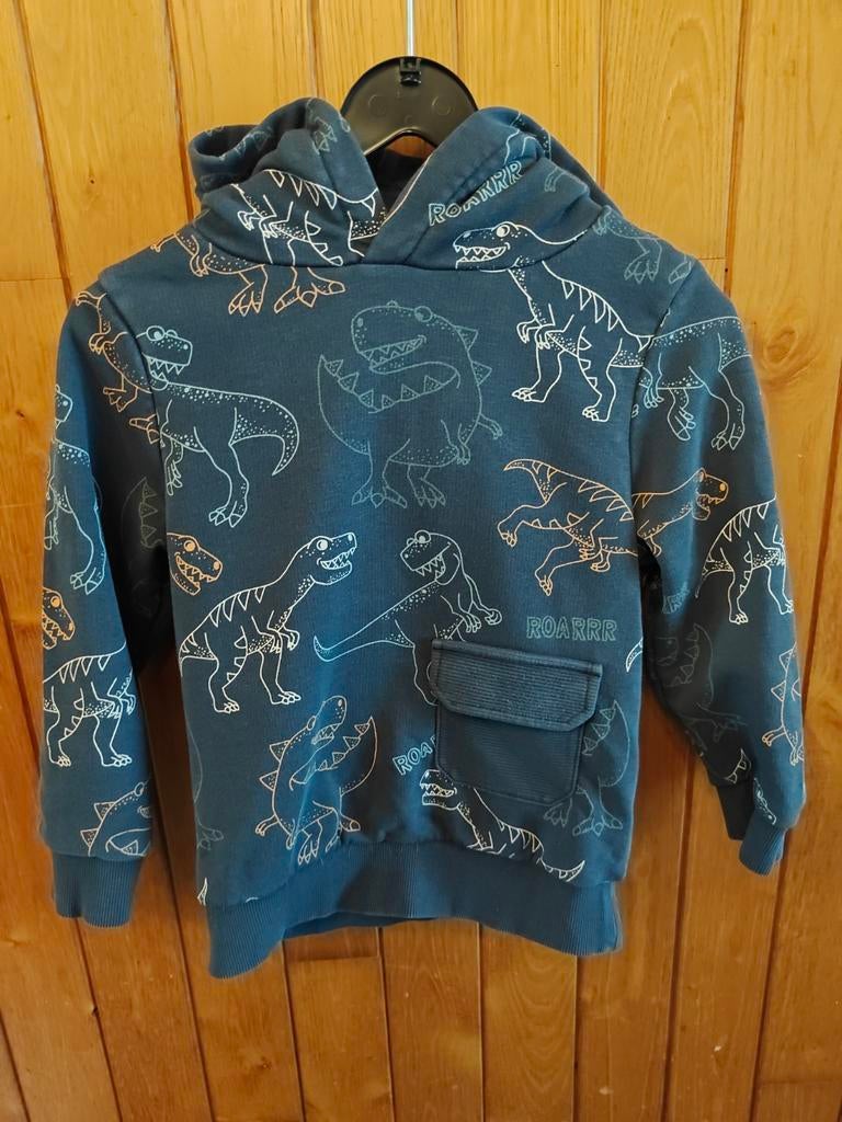 Hoody met dino print, Enfants & Bébés, Vêtements enfant | Taille 104, Garçon, C&A, Pull ou Veste, Comme neuf