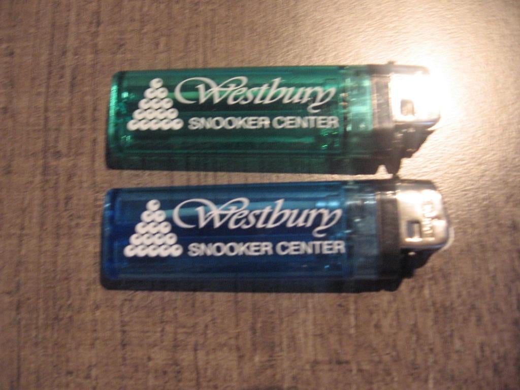 WESTBURY SNOOKER CENTER 2 aanstekers-sint-niklaas-belgie !!!, Ophalen of Verzenden, Zo goed als nieuw, Gebruiksvoorwerp