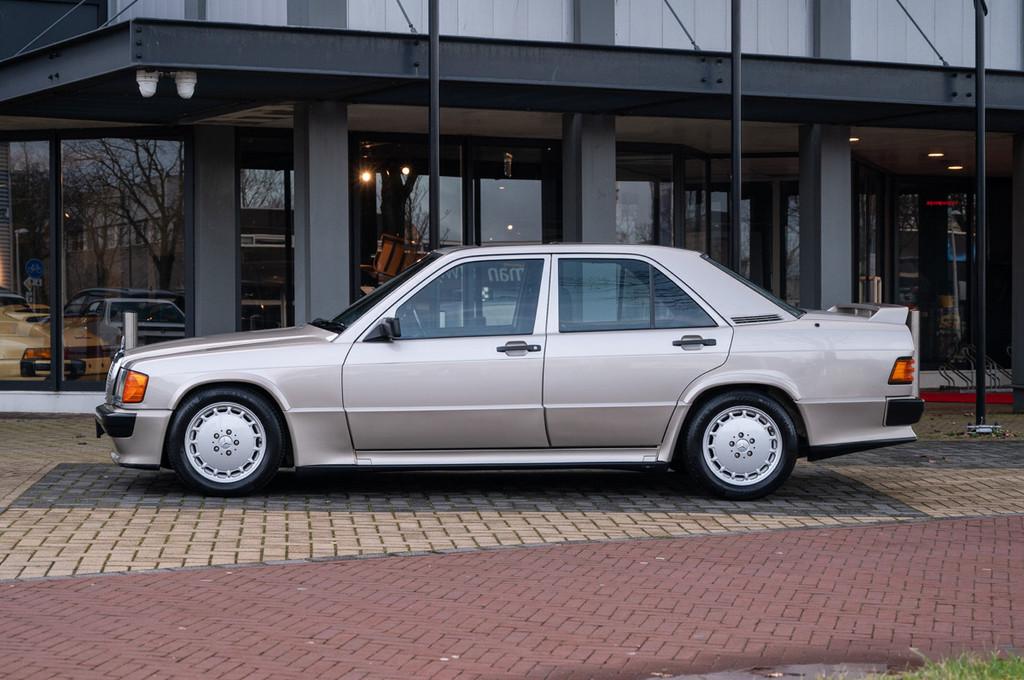 Mercedes-Benz 190 E 2.3-16 (bj 1986), Auto's, Lederen bekleding, Zwart, 2299 cc, Bedrijf
