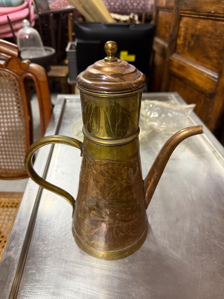 Koperen koffiekan, Enlèvement, Cuivre