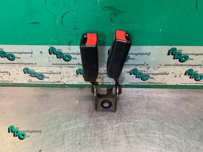 Insertion ceinture de sécurité arrière droite d'un Saab 9, Autos : Pièces & Accessoires, Habitacle & Garnissage, Saab, Utilisé