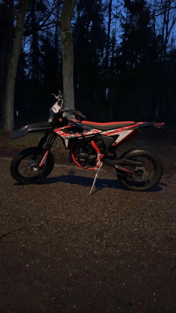 Beta rr50 track 2024, Vélos & Vélomoteurs, Cyclomoteurs | Cyclomoteurs de cross, Autres marques, Comme neuf, 6 vitesses, Enlèvement