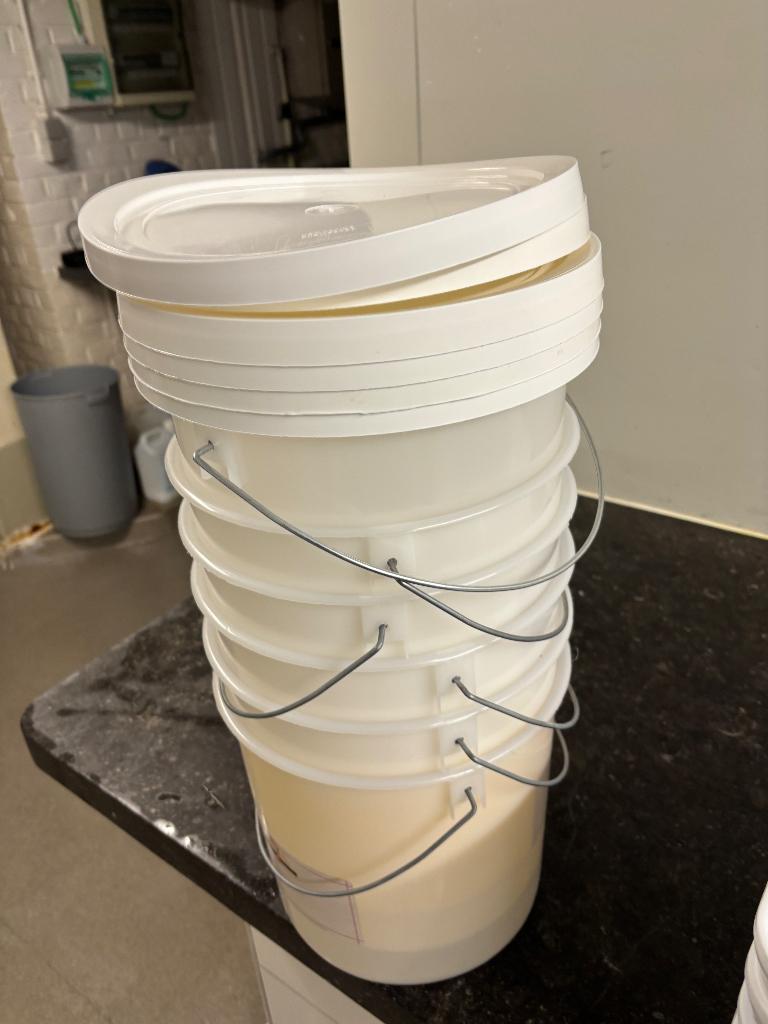 Emmer 10l plus deksel, Huis en Inrichting, Emmers, Ophalen