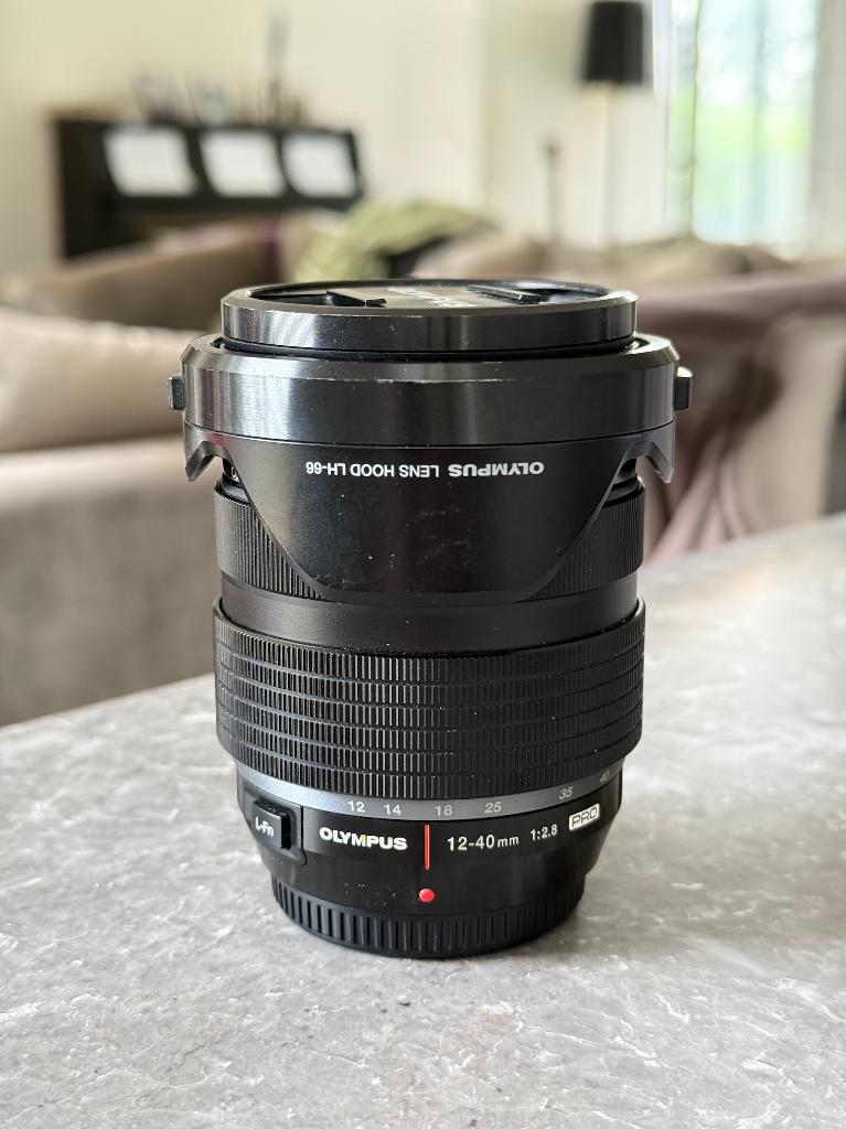 Objectif Olympus Zuiko Digital ED 12-40mm f/2.8 PRO, TV, Hi-fi & Vidéo, Photo | Lentilles & Objectifs, Enlèvement, Comme neuf