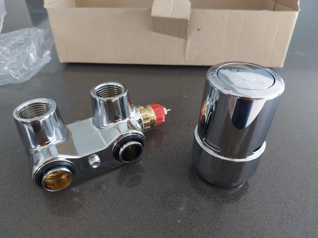 Design ventielset Danfoss voor Vasco radiator, Doe-het-zelf en Bouw, Verwarming en Radiatoren, Ophalen of Verzenden, Thermostaat