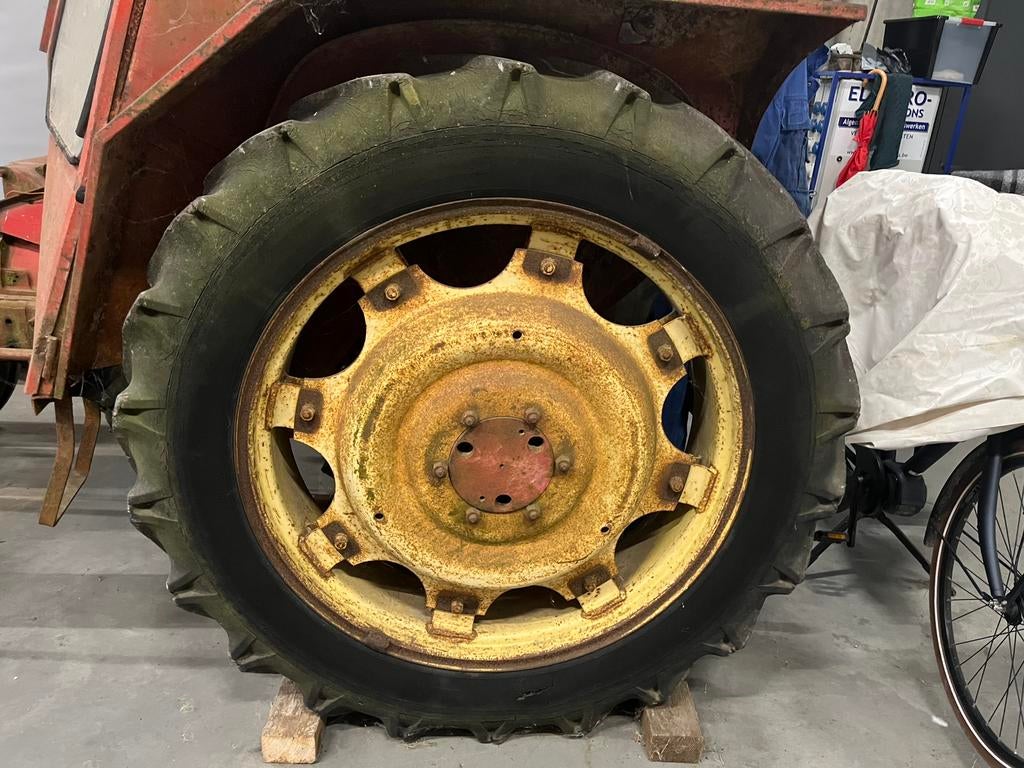 Roues arrière David Brown 990, Articles professionnels, Enlèvement