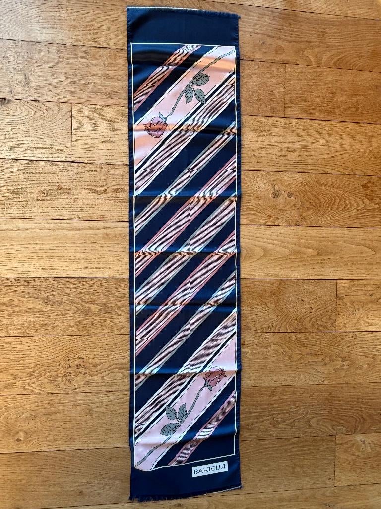 3 Écharpes tendance oblongues, ANDERE, Taille 38/40 (M), Comme neuf, Enlèvement