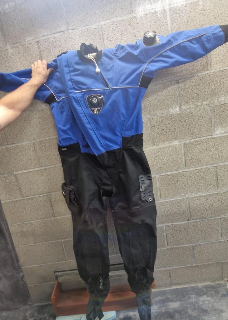 Droogpak whites, Watersport en Boten, Duiken, Zo goed als nieuw, Duikpak, Ophalen