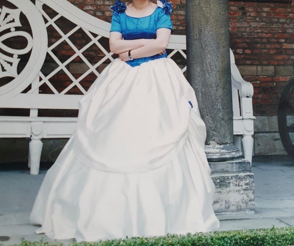 Robe de fiançailles ou de mariée élégante en satin avec somm, Vêtements | Femmes, Vêtements de mariage & Accessoires de mariage