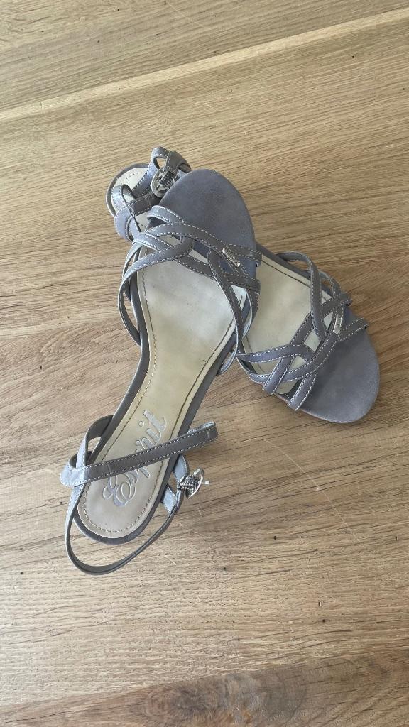Sandalen hak esprit, Kleding | Dames, Schoenen met lage hakken, Ophalen of Verzenden, Zo goed als nieuw, Grijs
