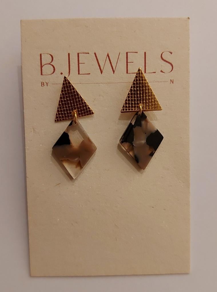 NIEUW: oorbellen B.JEWELS by N, Handtassen en Accessoires, Oorbellen, Nieuw, Hangers, Overige materialen, Bruin, Ophalen of Verzenden