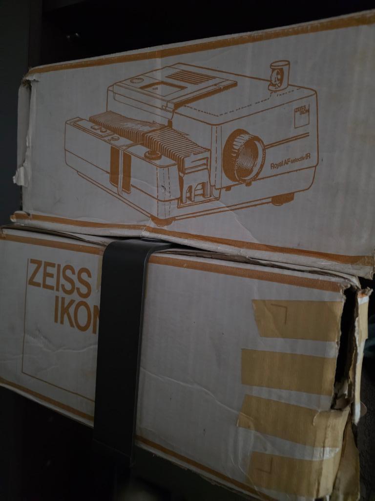 2 zeiss diaprojectors, Ophalen, Zo goed als nieuw