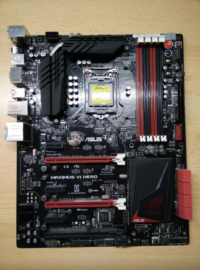 ASUS Republic Of Gamers Maximus VI Hero moederbord, Computers en Software, Moederborden, Zo goed als nieuw, Intel, DDR3, Ophalen