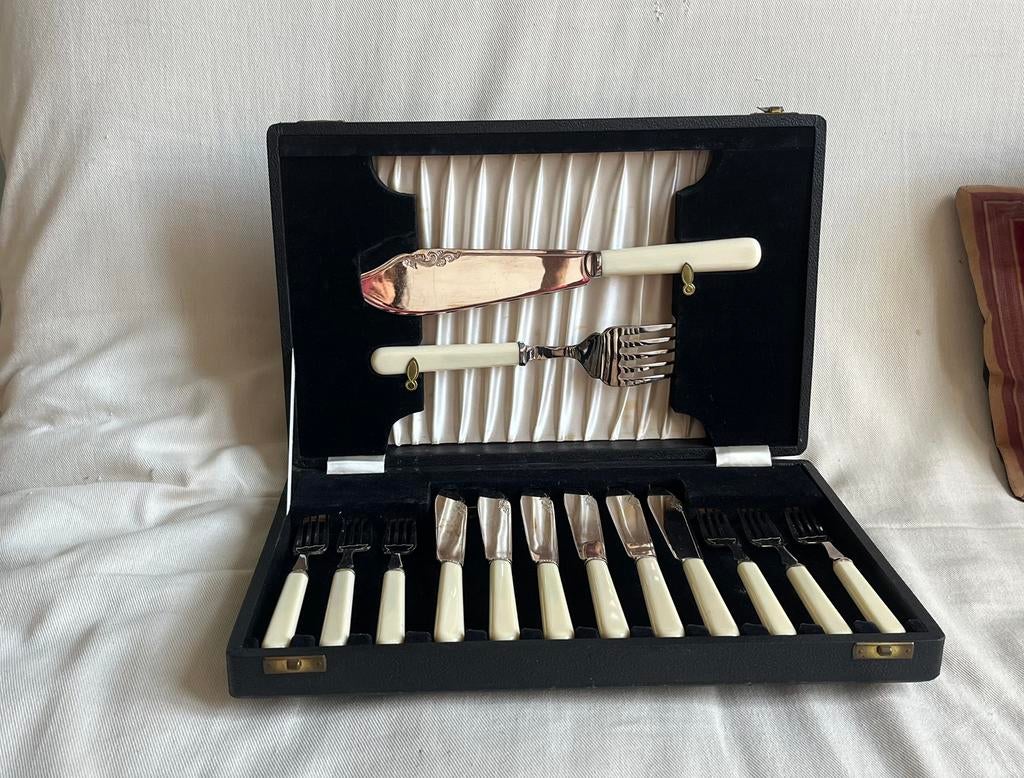 Coffret couverts argentés, Antiquités & Art, Antiquités | Couverts, Enlèvement