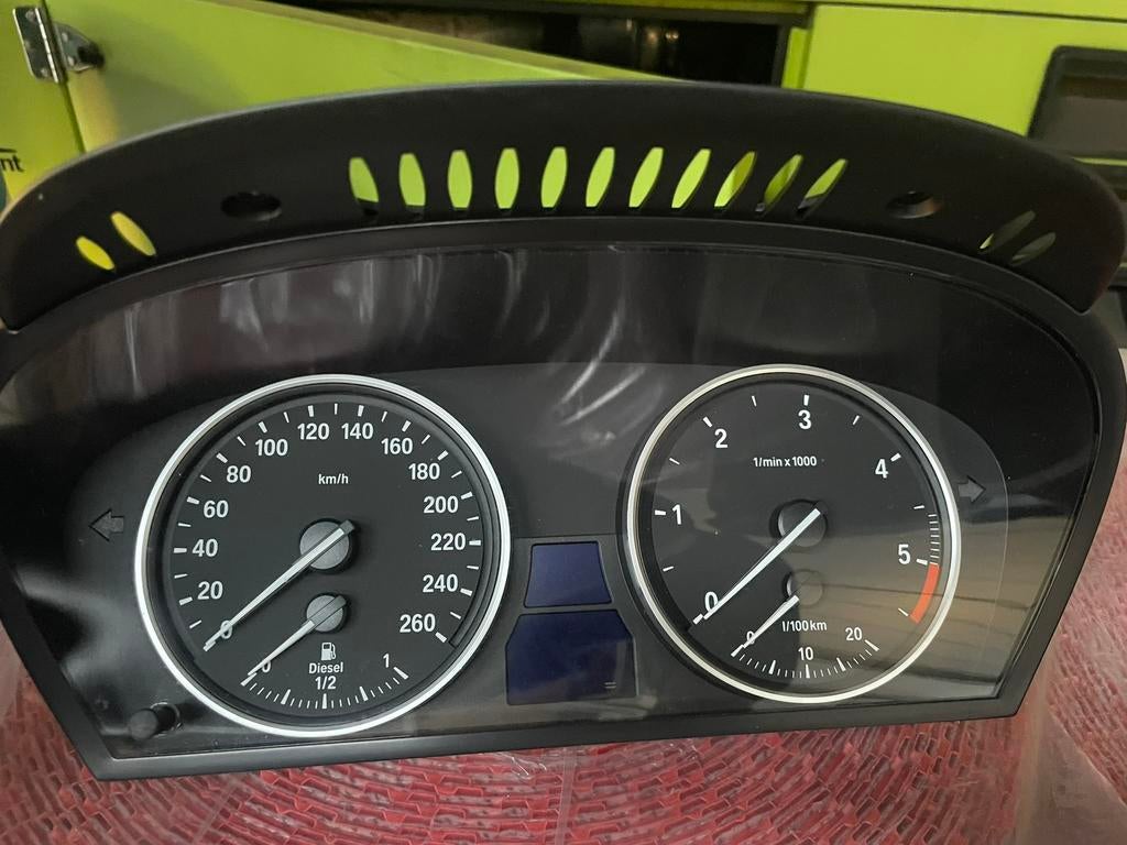 BMW E60 E61 facelift km teller, Ophalen of Verzenden, BMW