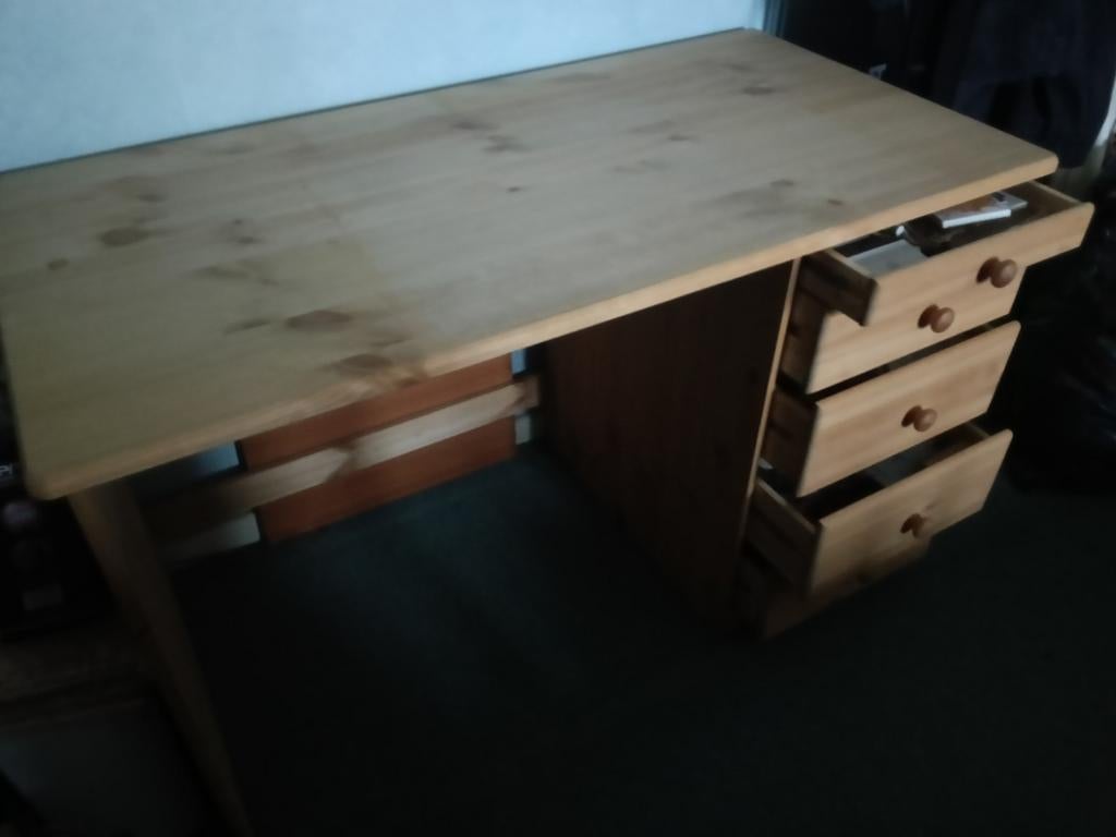 Bureau volledig hout, licht Grene, Huis en Inrichting, Bureaus, Ophalen, Zo goed als nieuw, Bureau