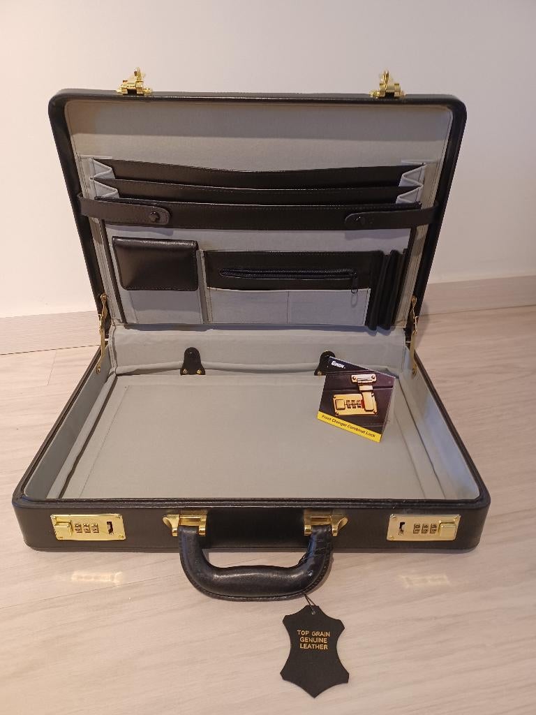 Attaché/aktenkoffer, Handtassen en Accessoires, Koffers, Ophalen, Nieuw, Leer