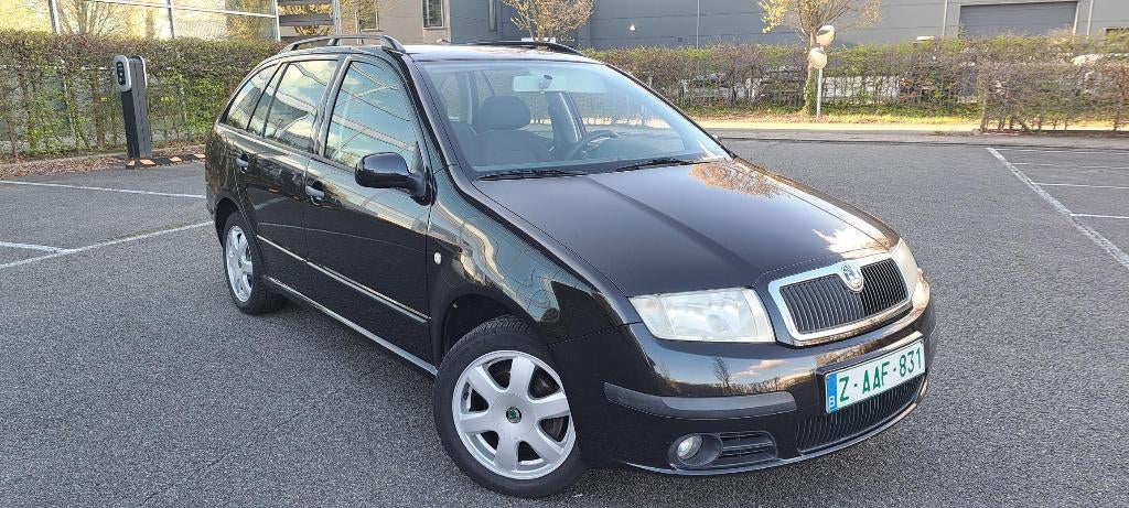 Skoda Fabia 1400 essence - déja passé contr technique, Autos, Achat, Boîte manuelle, 5 places, Particulier