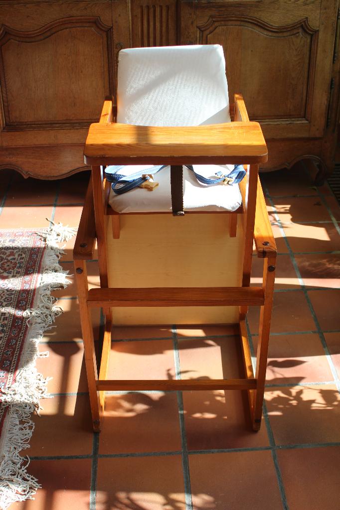 Chaise haute évolutive en bois enfants, Enlèvement, Utilisé, Chaise évolutive, Ceinture(s)
