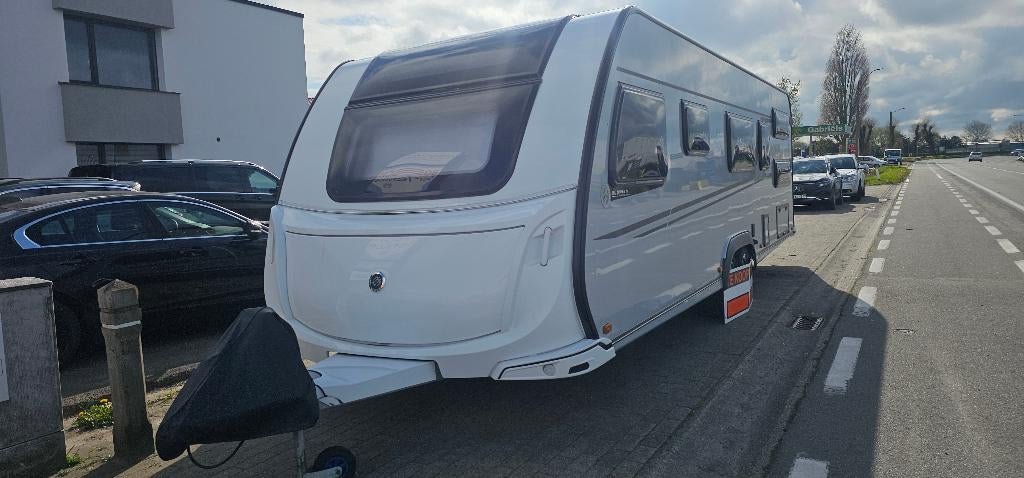 Knaus Tabbert 750UFK Scandinavian Selection, Caravans en Kamperen, Caravans, 90 kg, Rondzit, 7 tot 8 meter, Bedrijf