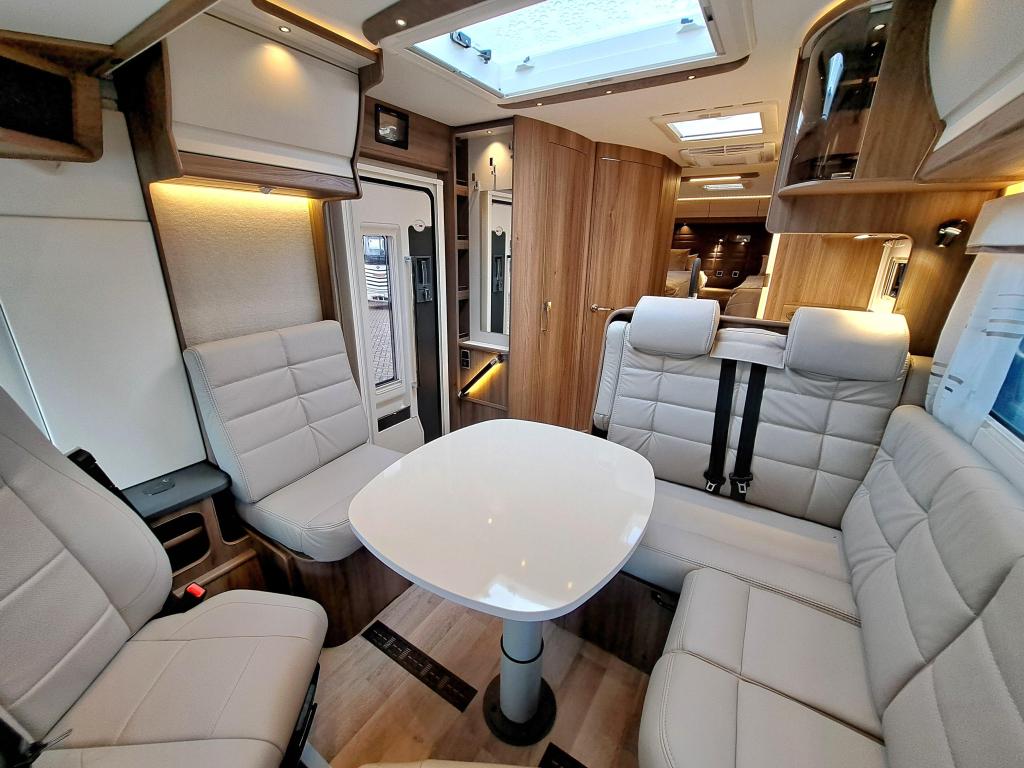 Kabe Travel Master Imperial i810 LGB, Mercedes-Benz, Caravanes & Camping, Camping-cars, 8 mètres et plus, Auvent, Mercedes-Benz