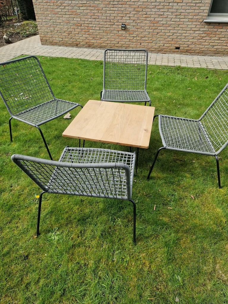 Joli set de jardin, Enlèvement