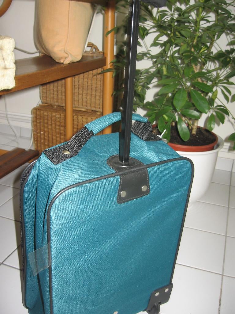 Valise Rodelle de cabine de couleur vert turquoise., Bijoux, Sacs & Beauté, Neuf, Enlèvement ou Envoi, Moins de 35 cm, Moins de 50 cm