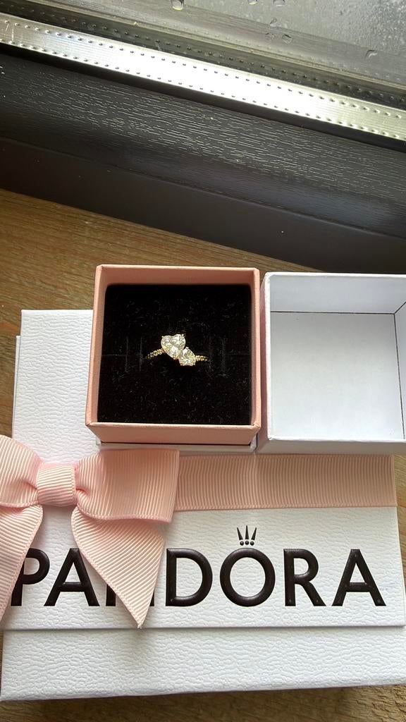Pandora Double Heart Sparkling ring, Handtassen en Accessoires, Ophalen of Verzenden, Zo goed als nieuw