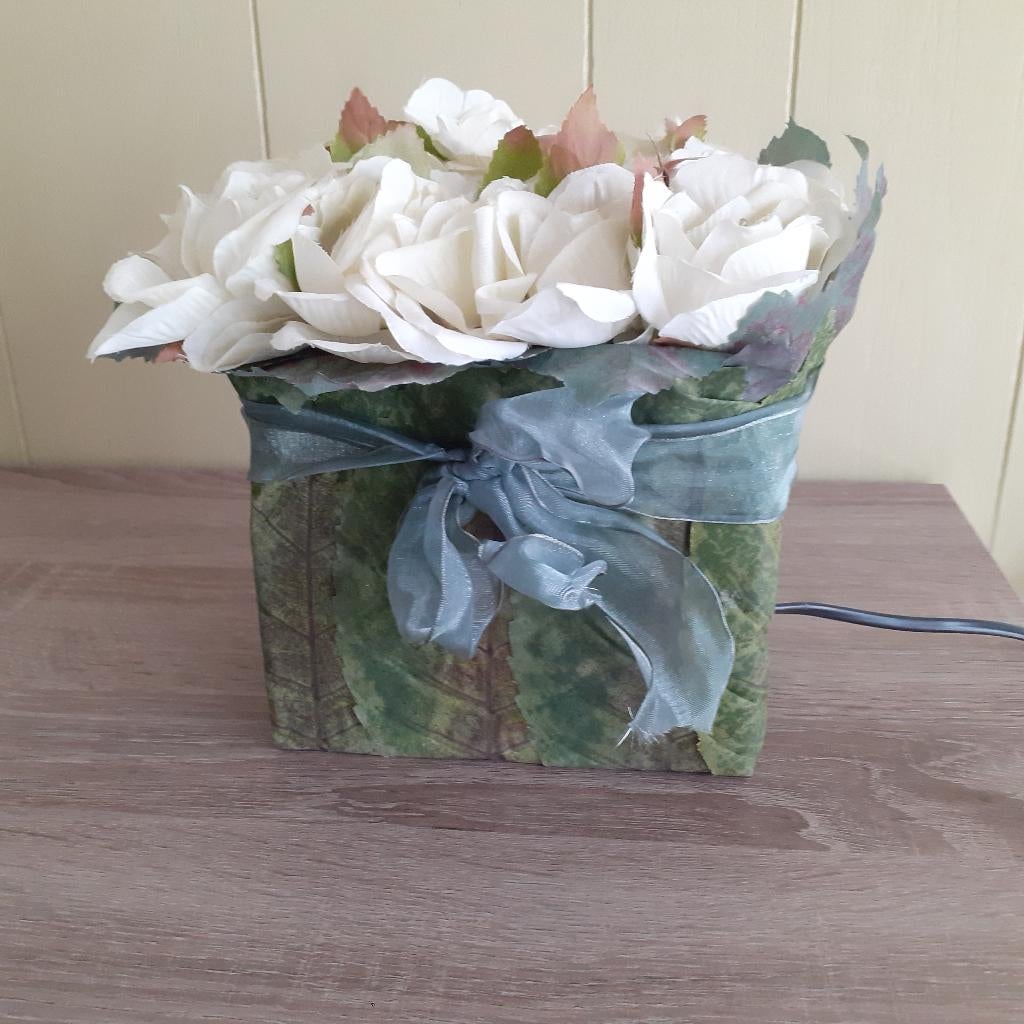 siermandje   met verlichte  bloemen, Ophalen of Verzenden