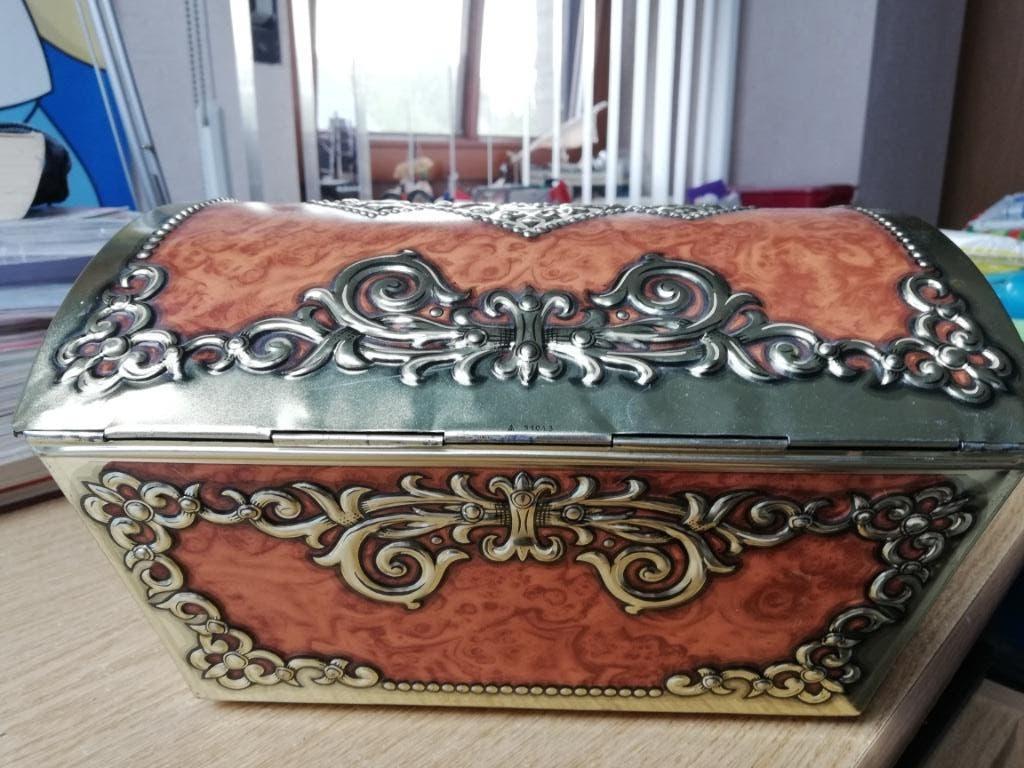 Vintage blikken doos van Victoria koekjes, Verzamelen, Blikken, Ophalen of Verzenden, Gebruikt, Koek(jes), Overige merken