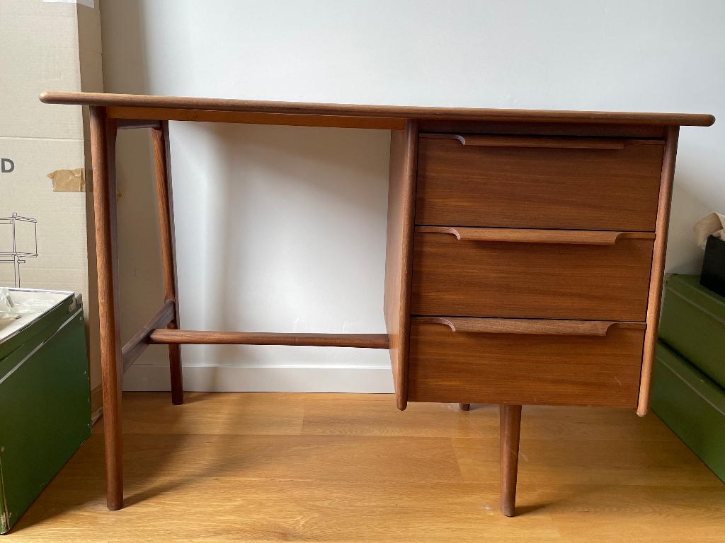 Bureautje scandinavian design (mid century), Ophalen, Huis en Inrichting