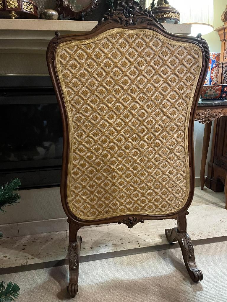 Luiks haardscherm, notelaar., Ophalen