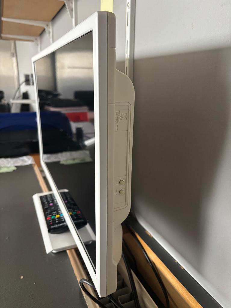 Klein tv met ingebouwde dvd speler, Audio, Tv en Foto, Televisies, Ophalen, Zo goed als nieuw