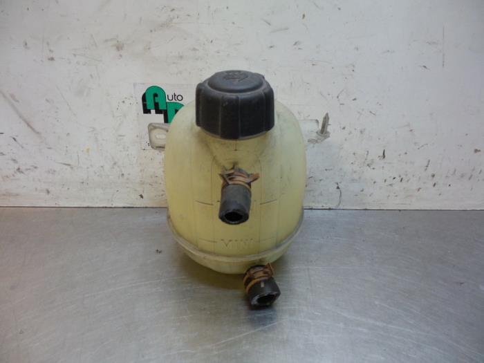 Réservoir d'expansion d'un Renault Kangoo (Kangoo 01-), Renault, -, 3 mois de garantie, Utilisé