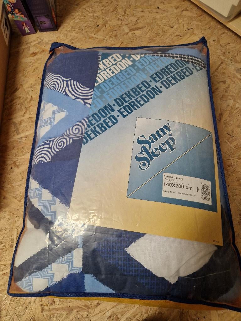 Couette 140x200 neuve dans son sac, Enlèvement, Couverture ou Couette, Bleu, Une personne