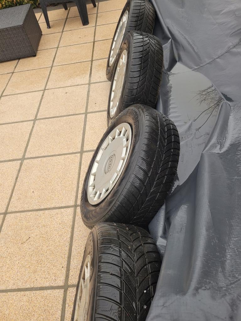 Autobanden op velg, Ophalen