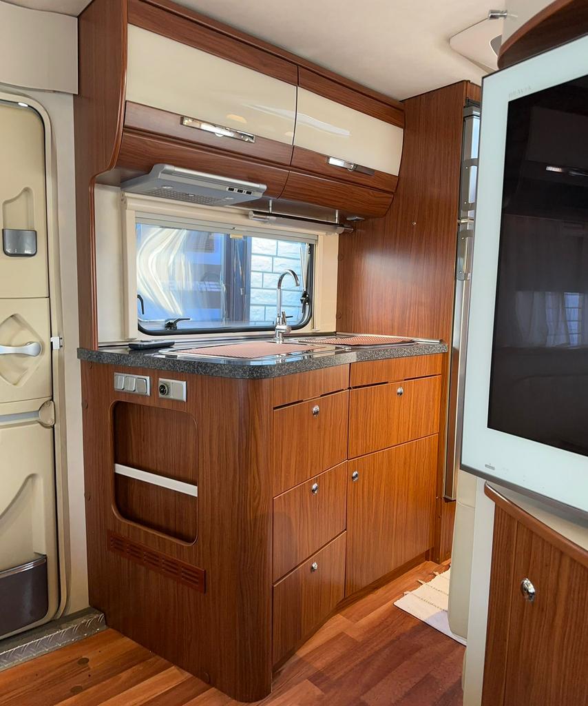 Hymer nova 690 duurste uitvoering 2010, Particulier, Airco, Eriba