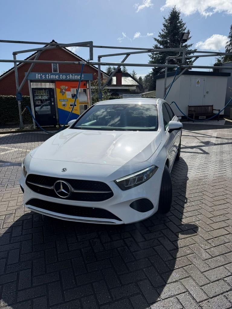Mercedes A250e Berline Business Line 2025, Auto's, Automaat, USB, Leder en Stof, Wit