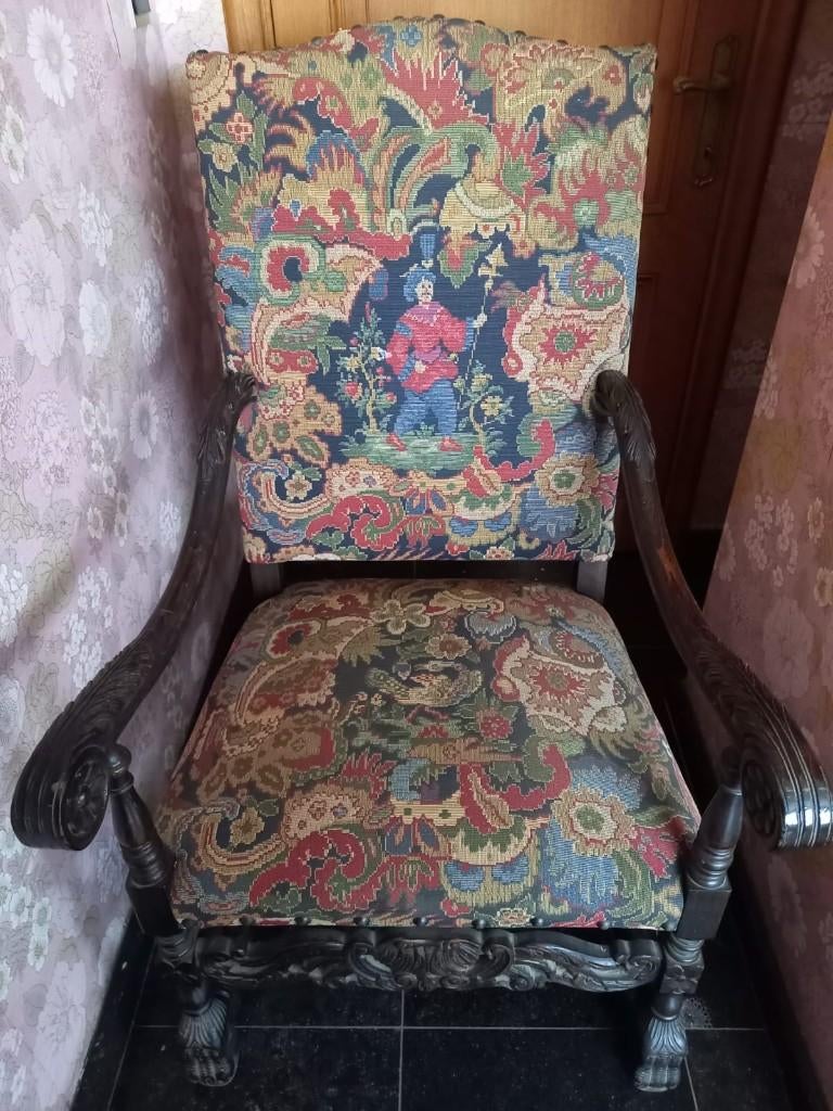 Antieken stoelen man en vrouw, Ophalen